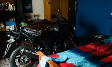 CASA AMERICANA DE 3 AMBIENTES CON LOCAL AL FRENTE EN VENTA - MORON