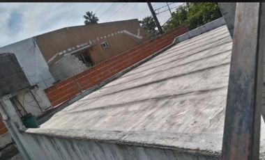 CASA AMERICANA DE 3 AMBIENTES CON LOCAL AL FRENTE EN VENTA - MORON