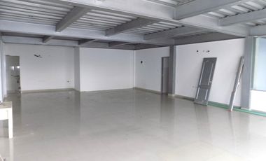 local en arriendo en el poblado. Cod A90851