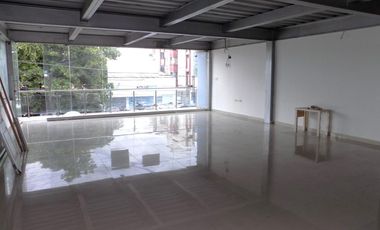 local en arriendo en el poblado. Cod A90851