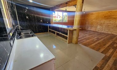 CASA NUEVA UN PISO EN SECTOR LAS PARRAS ARRIENDO