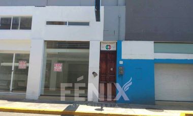 En renta oficina en segundo nivel en calle Juárez