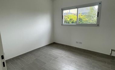 Venta de casa en el Barrio La Alameda -Canning