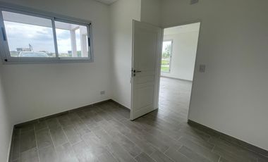 Venta de casa en el Barrio La Alameda -Canning