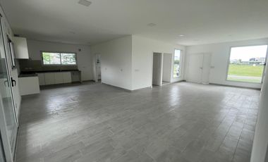 Venta de casa en el Barrio La Alameda -Canning