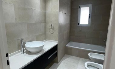 Venta de casa en el Barrio La Alameda -Canning