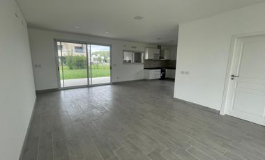 Venta de casa en el Barrio La Alameda -Canning