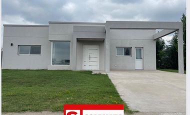 Venta de casa en el Barrio La Alameda -Canning