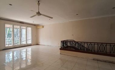 RUMAH at Jl KENCANA INDAH, PONDOK INDAH (SANGAT MENARIK)