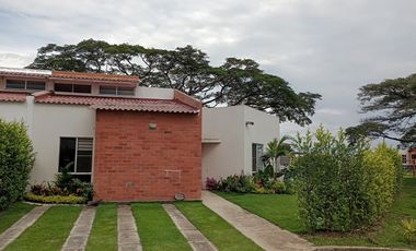 casa en venta en la morada. Cod V17017