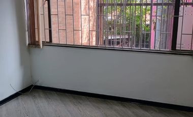 oficina en arriendo en alcÁzares. Cod A6846102