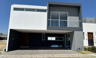 CASA EN VENTA PARQUE TLAXCALA LOMAS DE ANGELOPOLIS