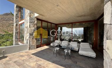 Casa en arriendo de 5 dorm. en Lo Barnechea