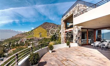 Casa en arriendo de 5 dorm. en Lo Barnechea