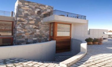 Casa en arriendo de 5 dorm. en Lo Barnechea