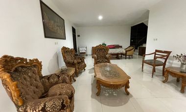 Disewakan Rumah Bagus 2 Lantai Siap Huni di Kebayoran Baru, Jakarta Selatan.