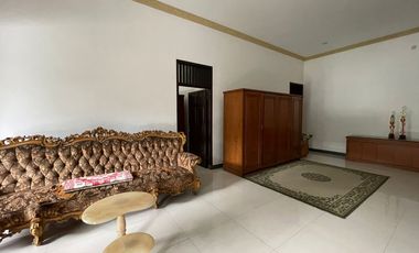 Disewakan Rumah Bagus 2 Lantai Siap Huni di Kebayoran Baru, Jakarta Selatan.