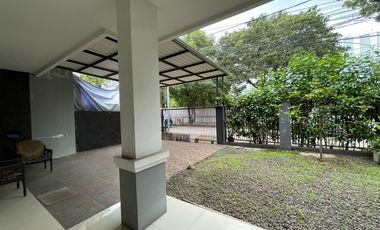 Disewakan Rumah Bagus 2 Lantai Siap Huni di Kebayoran Baru, Jakarta Selatan.
