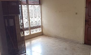 Rumah 2 Lantai di Kelingkit Menteng Dalam Jaksel