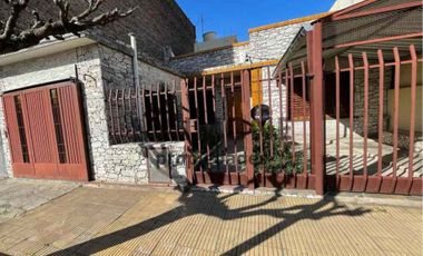 Casa PH en venta en Lomas del Mirador