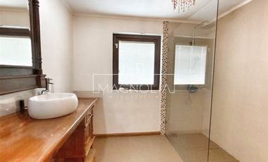 Casa en venta de 5 dorm. en Colina