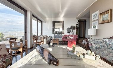 Casa en venta de 5 dorm. en Colina
