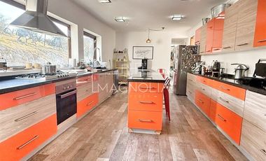 Casa en venta de 5 dorm. en Colina