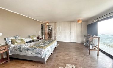 Casa en venta de 5 dorm. en Colina