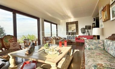 Casa en venta de 5 dorm. en Colina
