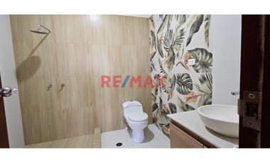 🌿 ¡Exclusivo Fundo Santa Apolonia en Venta – Moche, Trujillo! 🏡

Vive la experiencia de un refugio natural con modernas comodidades en una de las me
