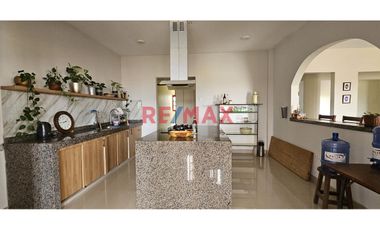 🌿 ¡Exclusivo Fundo Santa Apolonia en Venta – Moche, Trujillo! 🏡

Vive la experiencia de un refugio natural con modernas comodidades en una de las me