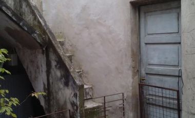 CASA MULTIFAMILIAR APTO 2 FAMILIAS EN LOTE DE 400 M2,  E/AUTO, QUINCHO Y FONDO LIBRE