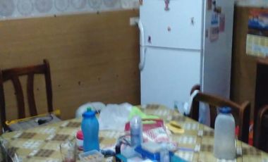 CASA MULTIFAMILIAR APTO 2 FAMILIAS EN LOTE DE 400 M2,  E/AUTO, QUINCHO Y FONDO LIBRE