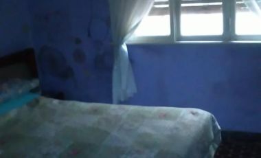 CASA MULTIFAMILIAR APTO 2 FAMILIAS EN LOTE DE 400 M2,  E/AUTO, QUINCHO Y FONDO LIBRE