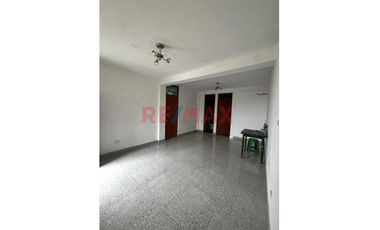 Venta De Casa Con Gran Potencialde Inversion En Pachacutec -Ventanilla Con Vista Paracial Al Mar