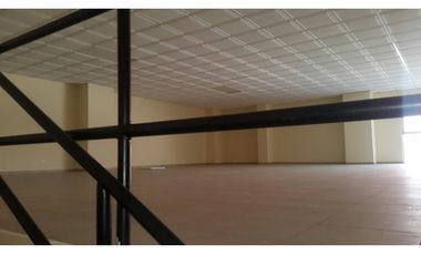Galera en venta Las Americas