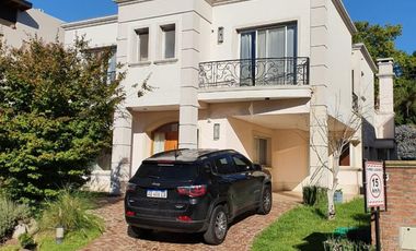 Casa en Barrancas de Guido Quilmes centro