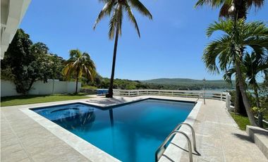 PENTHOUSE EN VENTA CON VISTA AL LAGO