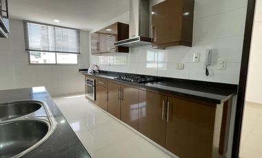 apartamento en venta en via club tenis. Cod V1146