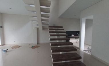 VILLA TERBARU SUPER MEWAH ALA UBUD BALI KELAS BINTANG 5 DI JOGJA DEKAT MALIOBORO