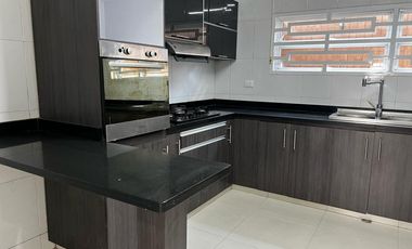 casa en arriendo en el recreo. Cod A106369