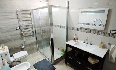 Casa PH en venta en Villa Dominico
