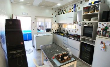 Casa PH en venta en Villa Dominico