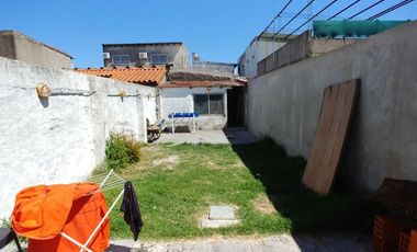 Casa PH en venta en Villa Dominico