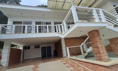casa en arriendo en condominio campestre monte arroyo. Cod A120486