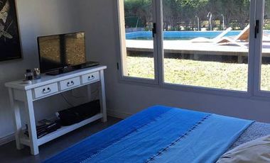 Exclusiva Casa-Quinta con Pileta - Gran parque - 3 amb!! Barrio 4 Robles
