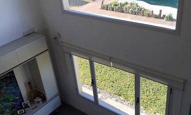 Exclusiva Casa-Quinta con Pileta - Gran parque - 3 amb!! Barrio 4 Robles