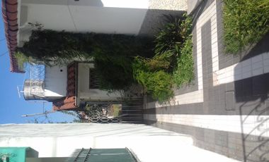 Chalet 2 dorm/quincho/parque - Lamadrid 900 -Lomas Este