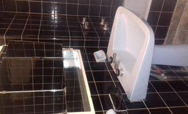 Chalet 2 dorm/quincho/parque - Lamadrid 900 -Lomas Este