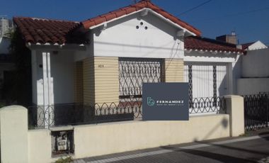 Chalet 2 dorm/quincho/parque - Lamadrid 900 -Lomas Este